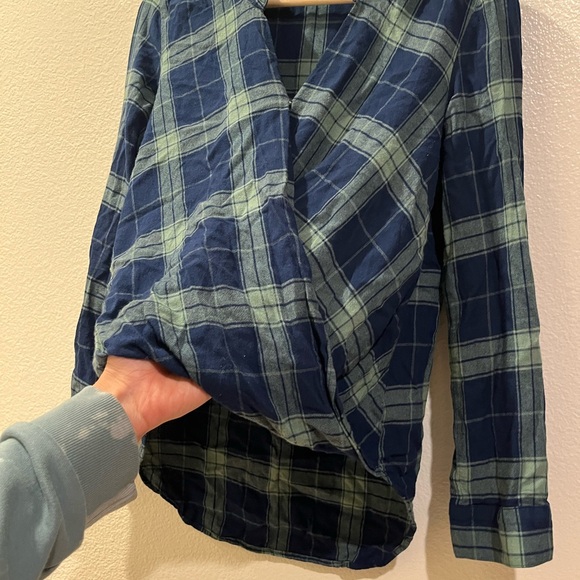 Plaid V-Neck Women's Top - Picture 4 of 5